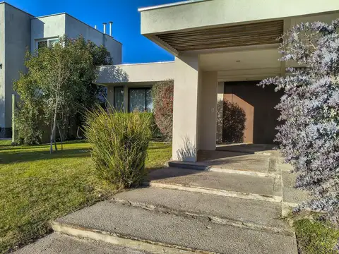 B° LOMAS DE RUSSELL - MAIPU