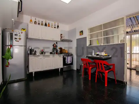 Venta Casa de 2 Dormitorios en Sarmiento, Rosario