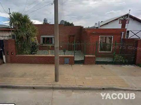 Casa en venta - 2 Dormitorios 1 Baño - Necochea