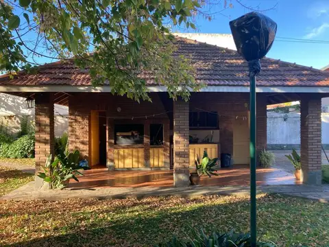 Casa 6 ambientes con 3 baños