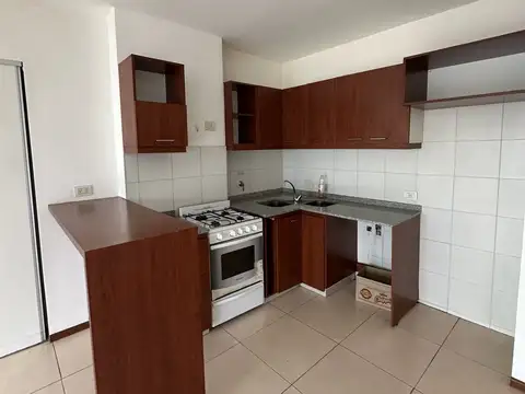 Departamento en Alquiler con 1 cochera