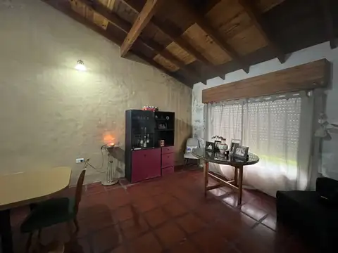 CASA CENTRICA EN VENTA! GENERAL LAS HERAS
