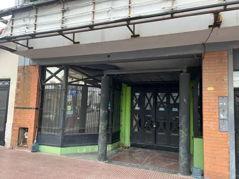 Avenida Horacio Cestino 400, Piso pb