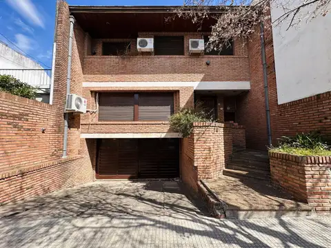 Depto Tipo Casa en Alquiler de 5 ambientes