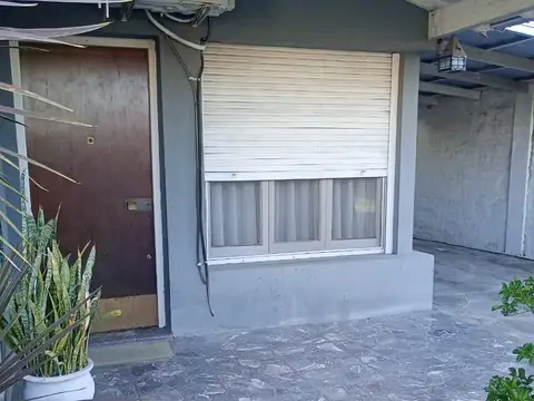 CASA 3 AMBIENTES CON PISCINA Y QUINCHO