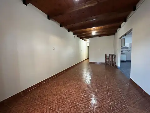 Casa 2 ambientes con 1 baño