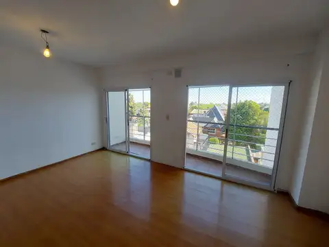 OFICINA DE 53m² DIVISIBLE -  BALCÓN - VILLA DEVOTO - ALQUILER