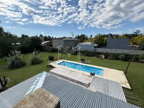 Casa 6 ambientes con 2 baños