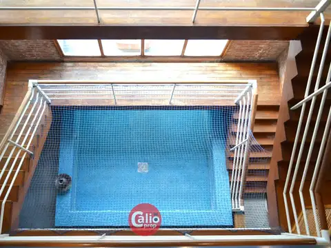 Gran Residencia. Amplio Jardín.