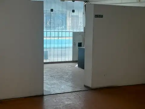 MUY BUEN LOCAL IDEAL TODO RUBRO  2 BAÑOS