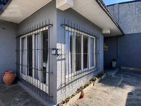 Depto Tipo Casa en Venta en Ituzaingo, USD 127.000