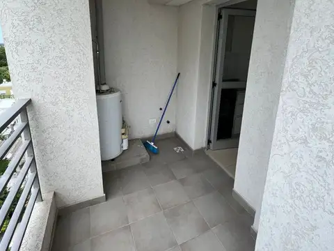 Depto Tipo Casa en Venta en Berazategui, USD 85.000