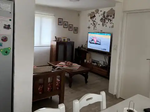 Casa 3 ambientes con 2 baños