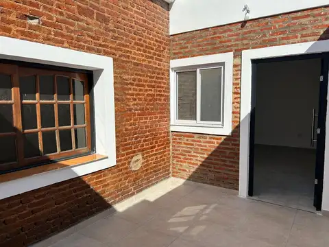 Departamento tipo casa PH 2 ambientes con patio amplio