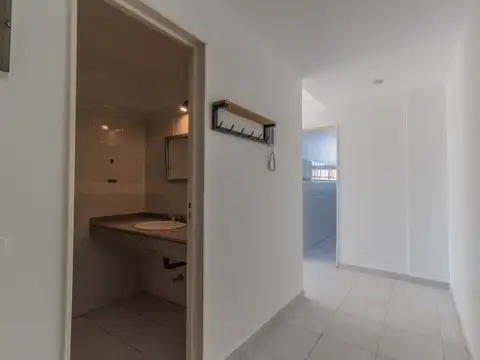 DEPARTAMENTO  DE 3 AMBIENTES CON BALCON AL FRENTE EN FLORES