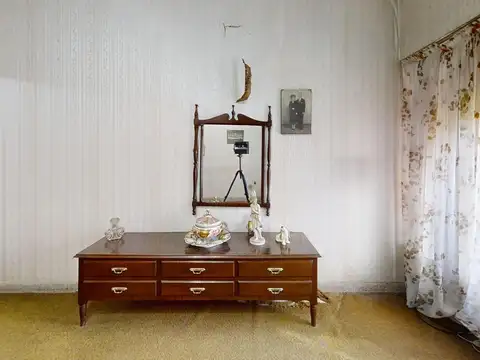 Casa 6 ambientes con 2 baños