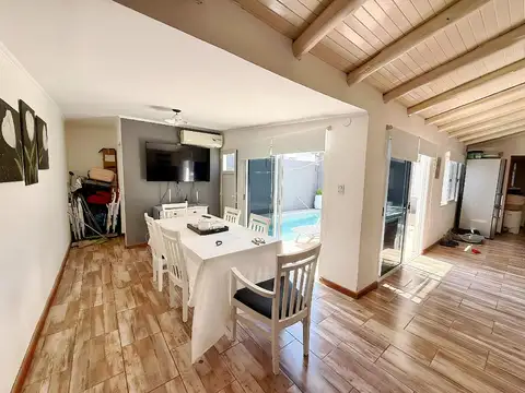 Casa 3 ambientes con 2 baños