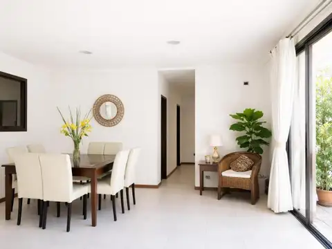 Casa 5 ambientes con 4 baños