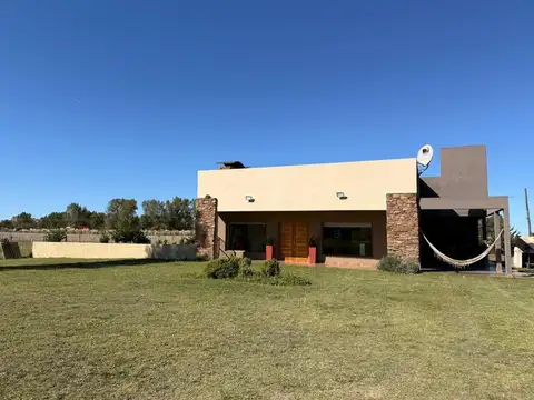 VENTA QUINTA MONTE: 4200M2, PILETA Y AMOBLADA