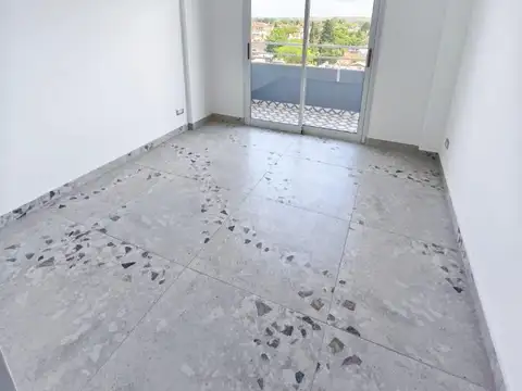 Departamento en Alquiler en Jose Leon Suarez, $ 475.000