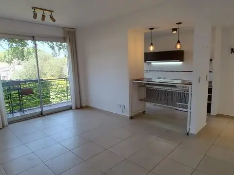 Semipiso 2 amb al cfte con balcon/ Edif con Piscina