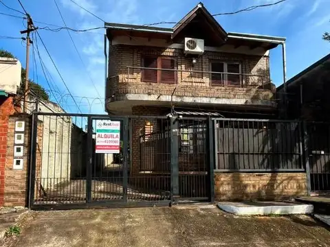 (A263) ¡TRIPLEX CON COCHERA Y AMPLIOS AMBIENTES!