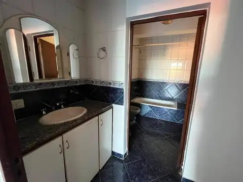 Casa en Alquiler con 1 cochera