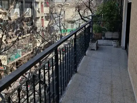 DEPARTAMENTO 3 AMB. C/DEP AL FRENTE EN MUY BUENA UBICACION