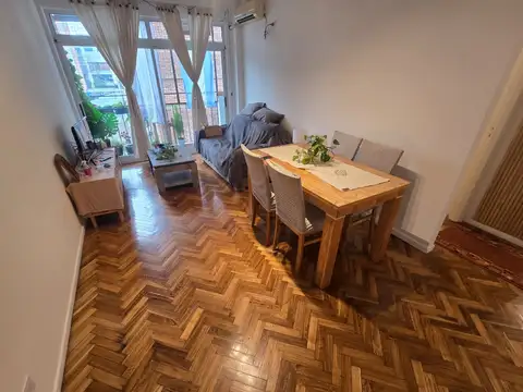 59m - 2 dormitorios - Refaccionado a nuevo - Cocina separada - Excelente estado