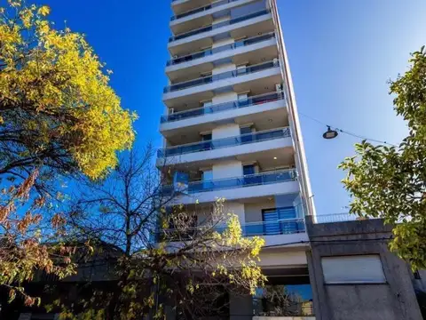 COCHERA EN 1ER PISO POR MONTACOCHES Y CONTROL DE INGRESO