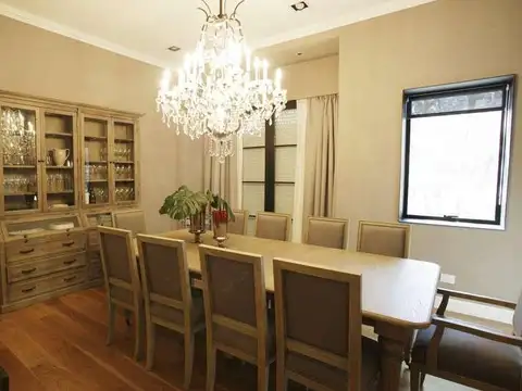 MAGNIFICA CASA EN EDUARDO COSTA A ESTRENAR DE 5 DORMITORIOS, SOLARIUM, QUINCHO.