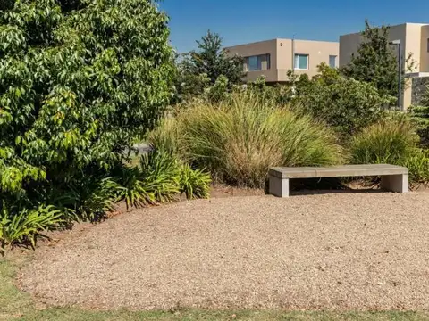 Terreno en Venta en Ayres Plaza, USD 230.000