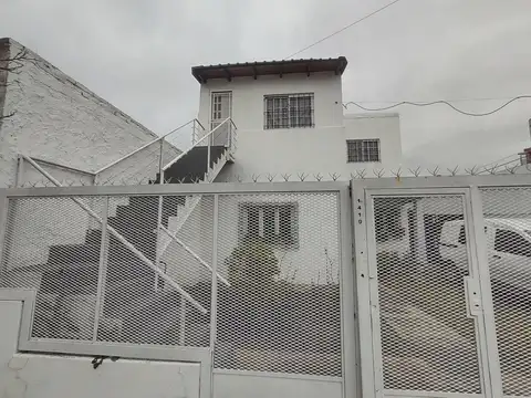 CASA CON DEPARTAMENTO EN PLANTA ALTA