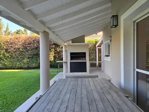 Casa en Alquiler Temporal en Santa María de los Olivos, USD 4.000