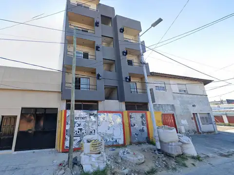 Cochera - 16mts2 totales - descubierta - Sarandi