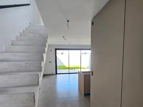 Casa en Venta en Brisas De Manantiales, USD 230.000
