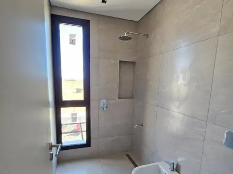 Casa en Venta en Brisas De Manantiales, USD 230.000