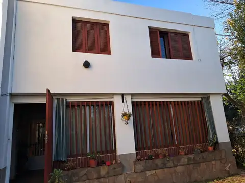 Sarmiento y Las Rosas (Funes)