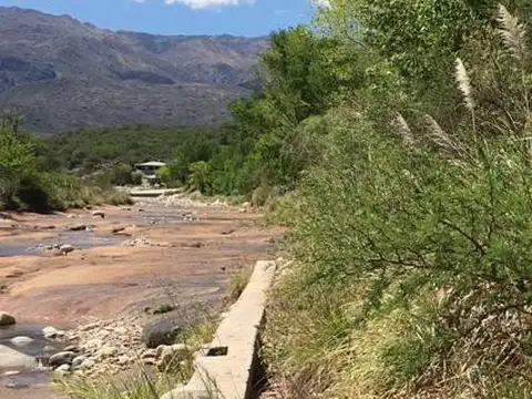 Casa 5 ambientes con 2 baños