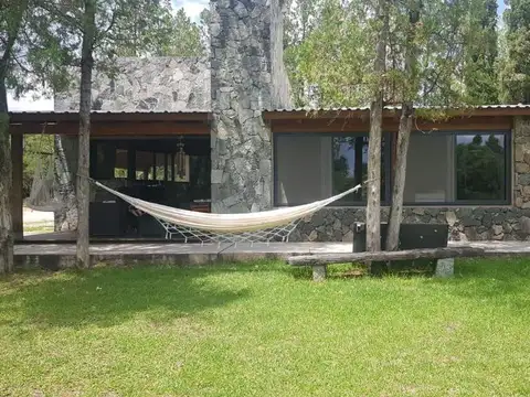 Se vende casa+cabaña con costa Rio en Nono, Traslasierra