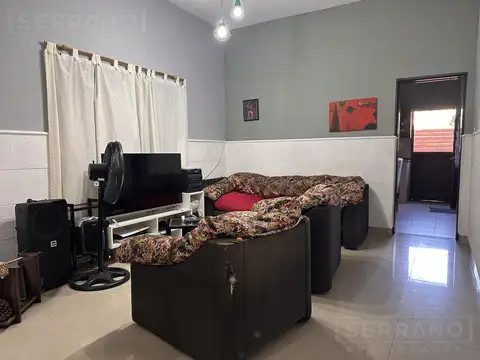 JBI.Casa en alquiler de 3 ambientes con patio en San José al 2200, Béccar San Isidro