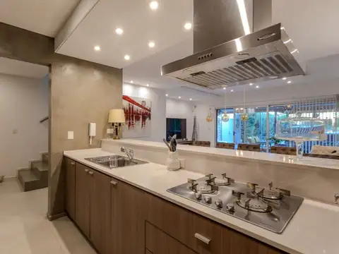 VENTA CASA 4 AMBIENTES JARDIN EN CAÑUELAS