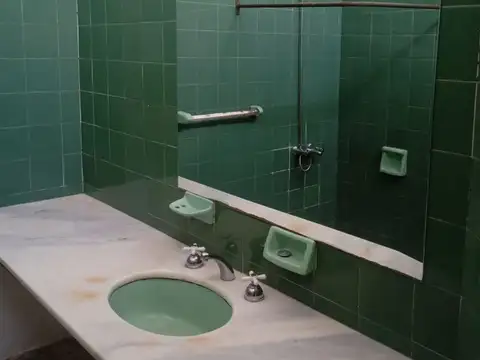 VENTA CASA + 2 DPTO ALTO ALBERDI MAESTRO VIDAL