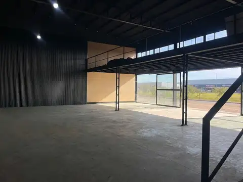 Local en Venta en Poeta Lugones, USD 790.000