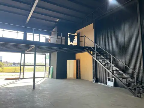 Local en Venta en Poeta Lugones, USD 790.000