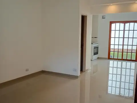Depto Tipo Casa en Venta en Villa del Parque, USD 190.000