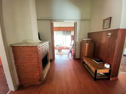 Casa 5 ambientes con 2 baños