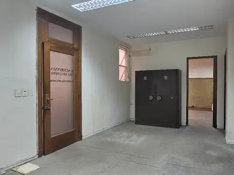Oficina 4 ambientes con 1 baño