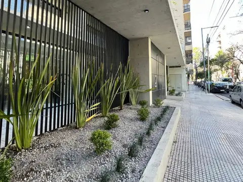 Pergamino 100, Piso 1