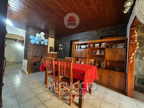 Casa en Venta con 1 cochera